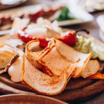 Kako soliti svinjsko mast na ukrajinski način v kozarcu: lahko jo boste jedli z ustnicami Kako soliti svinjsko mast na ukrajinski način v kozarcu: lahko